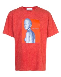 rotes bedrucktes T-Shirt mit einem Rundhalsausschnitt von Rochambeau