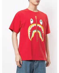 rotes bedrucktes T-Shirt mit einem Rundhalsausschnitt von A Bathing Ape