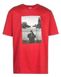 rotes bedrucktes T-Shirt mit einem Rundhalsausschnitt von Supreme