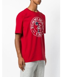 rotes bedrucktes T-Shirt mit einem Rundhalsausschnitt von Tommy Jeans