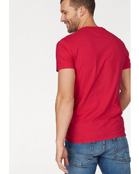 rotes bedrucktes T-Shirt mit einem Rundhalsausschnitt