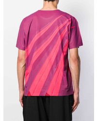 rotes bedrucktes T-Shirt mit einem Rundhalsausschnitt von Issey Miyake