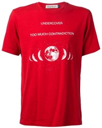 rotes bedrucktes T-Shirt mit einem Rundhalsausschnitt von Undercover