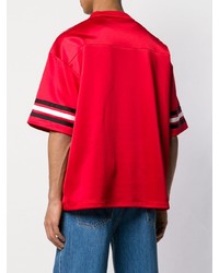 rotes bedrucktes T-Shirt mit einem V-Ausschnitt von Versace