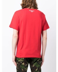 rotes besticktes T-Shirt mit einem Rundhalsausschnitt von AAPE BY A BATHING APE