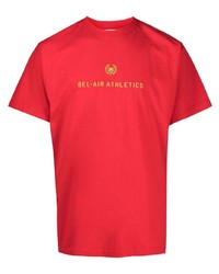 rotes besticktes T-Shirt mit einem Rundhalsausschnitt von BEL-AIR ATHLETICS