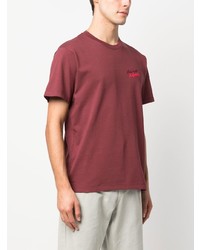 rotes besticktes T-Shirt mit einem Rundhalsausschnitt von MAISON KITSUNÉ