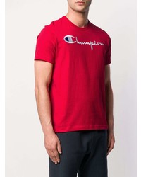 rotes besticktes T-Shirt mit einem Rundhalsausschnitt von Champion