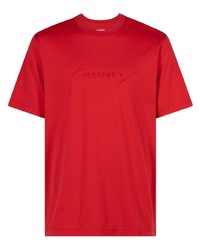 rotes besticktes T-Shirt mit einem Rundhalsausschnitt von Supreme