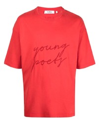 rotes besticktes T-Shirt mit einem Rundhalsausschnitt von YOUNG POETS