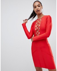 rotes figurbetontes Kleid mit Ausschnitten von PrettyLittleThing
