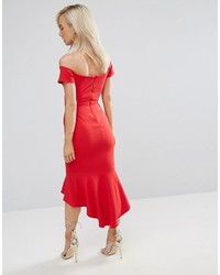 rotes figurbetontes Kleid