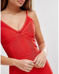 rotes figurbetontes Kleid von PrettyLittleThing