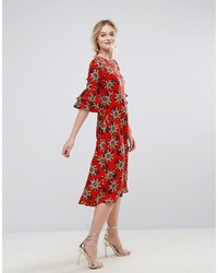 rotes Midikleid mit Blumenmuster von Traffic People