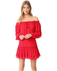 rotes schulterfreies Kleid aus Chiffon