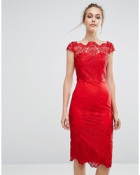 rotes schulterfreies Kleid aus Spitze