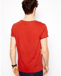 rotes T-Shirt mit einem Rundhalsausschnitt mit geometrischem Muster von Asos