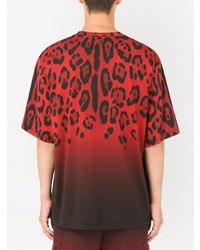 rotes T-Shirt mit einem Rundhalsausschnitt mit Leopardenmuster von Dolce & Gabbana