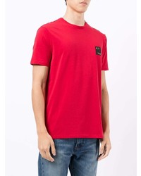 rotes T-Shirt mit einem Rundhalsausschnitt von Armani Exchange