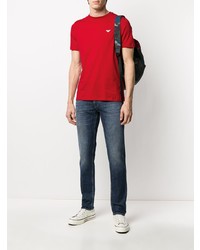 rotes T-Shirt mit einem Rundhalsausschnitt von Emporio Armani