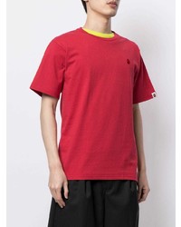 rotes T-Shirt mit einem Rundhalsausschnitt von A Bathing Ape