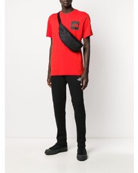 rotes T-Shirt mit einem Rundhalsausschnitt von The North Face