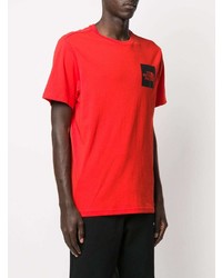 rotes T-Shirt mit einem Rundhalsausschnitt von The North Face