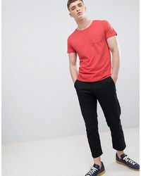 rotes T-Shirt mit einem Rundhalsausschnitt von Lee