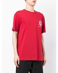 rotes T-Shirt mit einem Rundhalsausschnitt von Armani Exchange