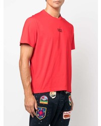 rotes T-Shirt mit einem Rundhalsausschnitt von DSQUARED2