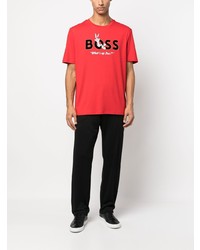 rotes T-Shirt mit einem Rundhalsausschnitt von BOSS