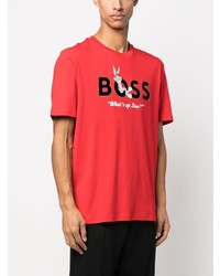 rotes T-Shirt mit einem Rundhalsausschnitt von BOSS