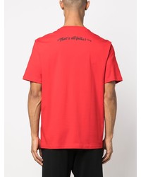 rotes T-Shirt mit einem Rundhalsausschnitt von BOSS