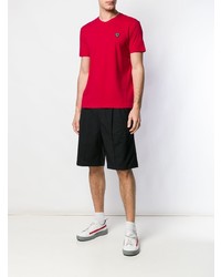 rotes T-Shirt mit einem V-Ausschnitt von Ea7 Emporio Armani