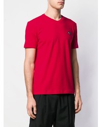 rotes T-Shirt mit einem V-Ausschnitt von Ea7 Emporio Armani