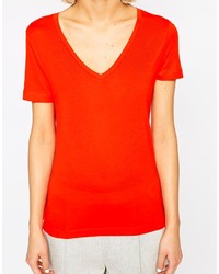 rotes T-Shirt mit einem V-Ausschnitt von Vero Moda