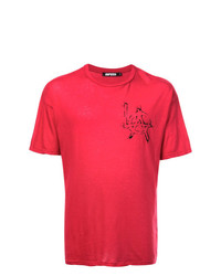 rotes und schwarzes bedrucktes T-Shirt mit einem Rundhalsausschnitt von Adaptation