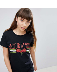 rotes und schwarzes bedrucktes T-Shirt mit einem Rundhalsausschnitt von Daisy Street
