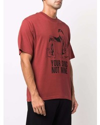 rotes und schwarzes bedrucktes T-Shirt mit einem Rundhalsausschnitt von UNDERCOVE