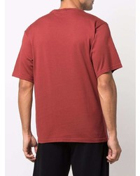 rotes und schwarzes bedrucktes T-Shirt mit einem Rundhalsausschnitt von UNDERCOVE
