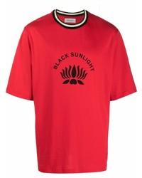 rotes und schwarzes bedrucktes T-Shirt mit einem Rundhalsausschnitt von Wales Bonner