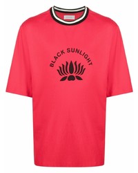 rotes und schwarzes bedrucktes T-Shirt mit einem Rundhalsausschnitt von Wales Bonner