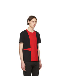 rotes und schwarzes T-Shirt mit einem Rundhalsausschnitt von Alexander McQueen