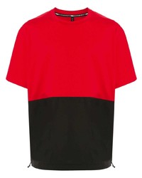 rotes und schwarzes T-Shirt mit einem Rundhalsausschnitt von Blackbarrett