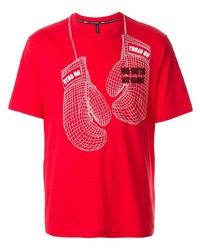 rotes und weißes bedrucktes T-Shirt mit einem Rundhalsausschnitt von Blackbarrett