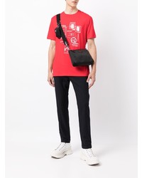 rotes und weißes bedrucktes T-Shirt mit einem Rundhalsausschnitt von Armani Exchange