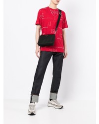 rotes und weißes bedrucktes T-Shirt mit einem Rundhalsausschnitt von Armani Exchange