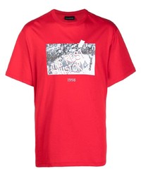 rotes und weißes bedrucktes T-Shirt mit einem Rundhalsausschnitt von Throwback.