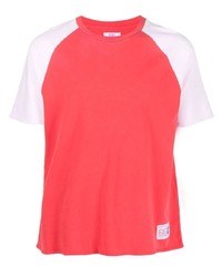 rotes und weißes T-Shirt mit einem Rundhalsausschnitt von ERL