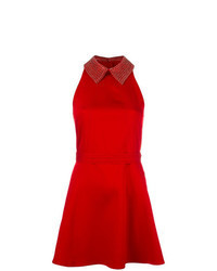 rotes verziertes ausgestelltes Kleid